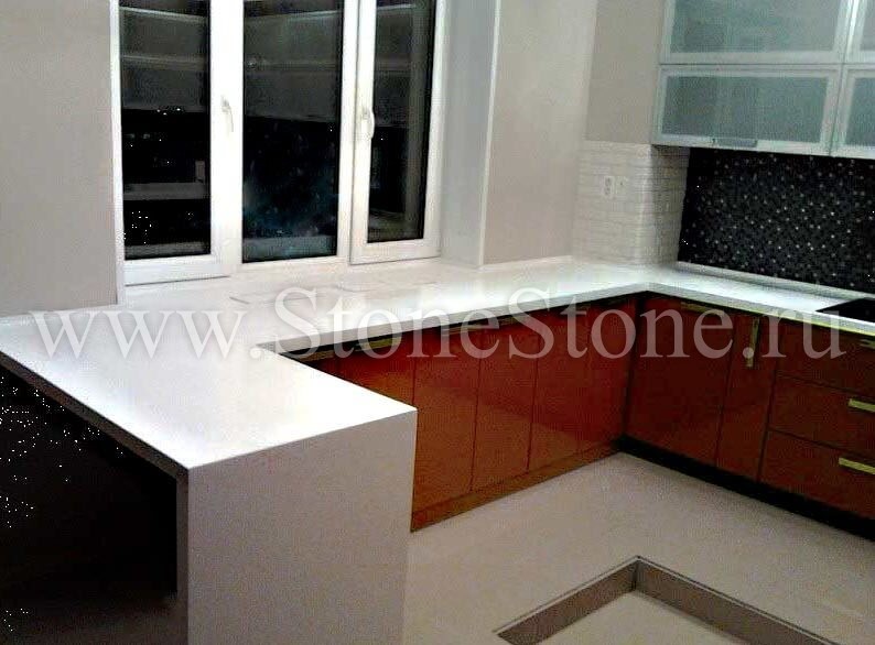 ���������� �� �������������� ����� Corian Venaro White